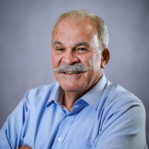 Paulo José Spaccaquerche Paulo José Spaccaquerche ou Paulo Spacca, tem formação multidisciplinar em Engenharia e Administração. Com mais de 40 anos de experiência profissional, atuando junto às empresas orientadas fortemente em tecnologias de vanguarda, tais como IBM e SAP. FOTO: Jefferson Bernardes/ Agência Preview